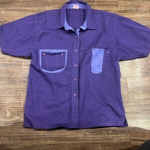 Women's Short-Sleeve Button-Down Shirt in Purple